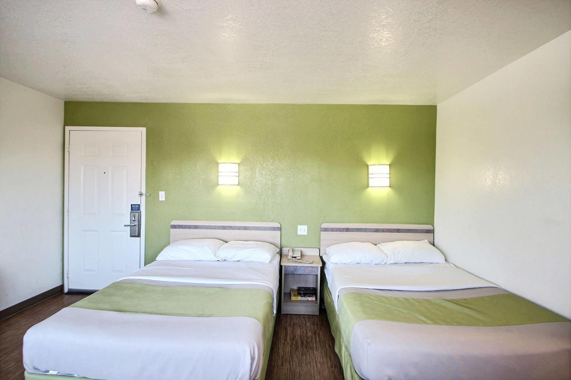 Motel 6 Milwaukee West - Brookfield Exterior foto