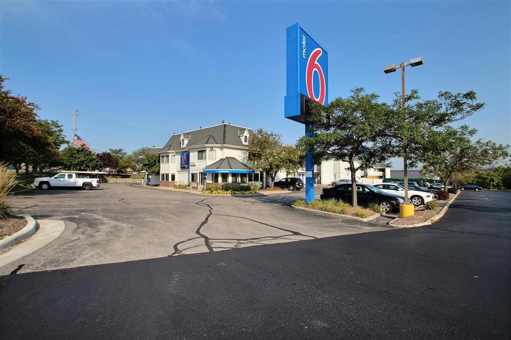 Motel 6 Milwaukee West - Brookfield Exterior foto